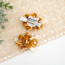 Load image into Gallery viewer, Flower Hair Clip SET